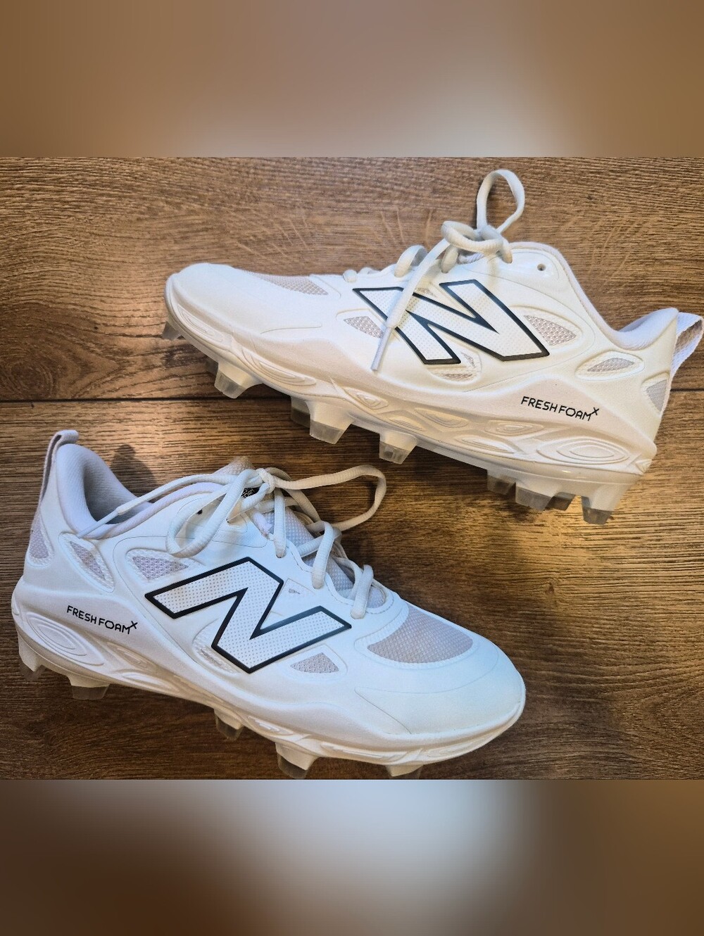 ​New Balance Fresh Foam X Velo v4 TPU Molded Softball Cleats White Womens 8 Wide